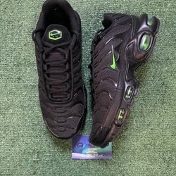 Nike air max plus green strike
