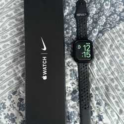 Apple Series 7 Nike Watch 45mm GPS/LTE
