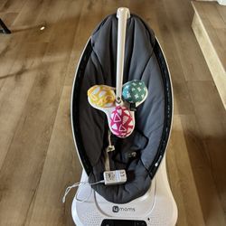 4moms Mamaroo Multi Motion Baby Swing With Infant Attachment 