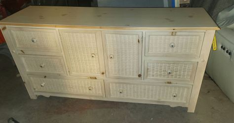 Stanley Furniture dresser 63x18x32