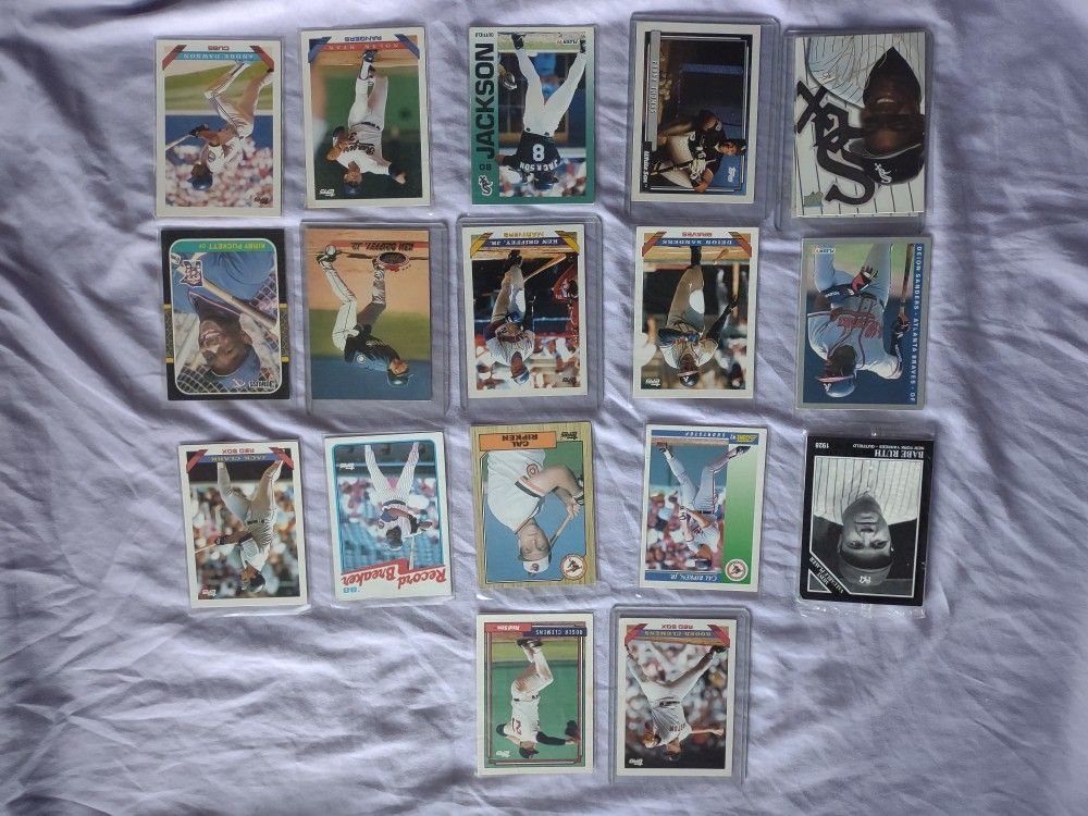 Lot Of 17 MLB baseball ⚾ Cards