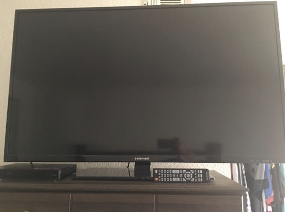 Element 55 inch w/ blue ray player