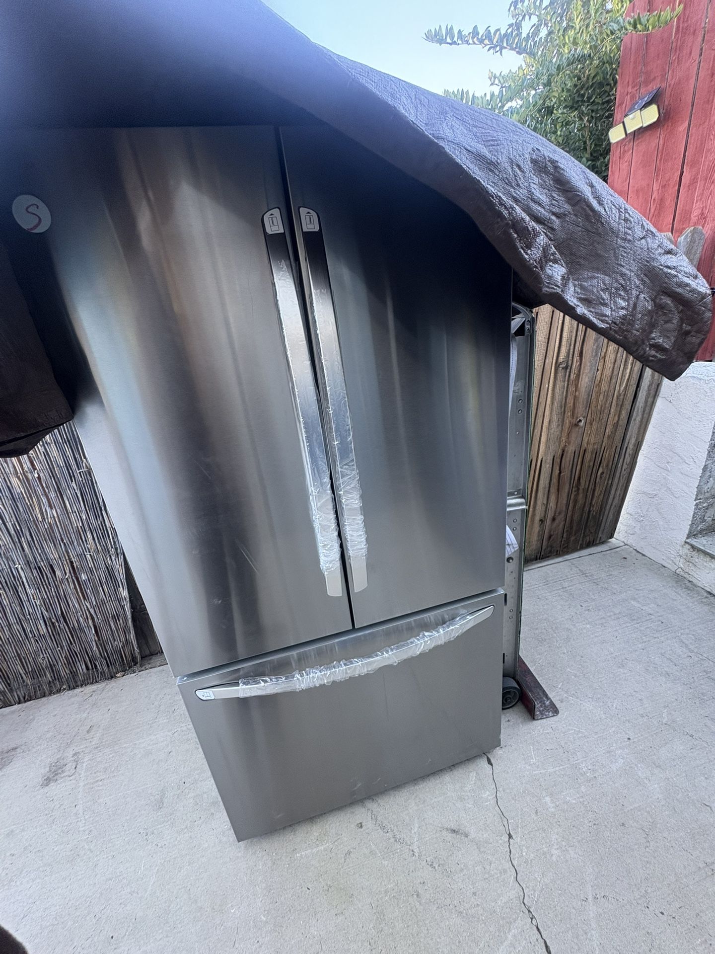 LG French door Refrigerator New!