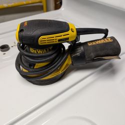 DeWalt Corded 5" Random Orbital Sander