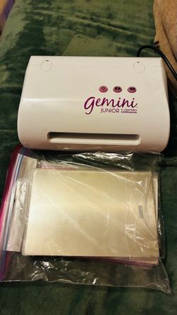 Crafter's Companion Gemini Junior electronic die-cutting and embossing machine