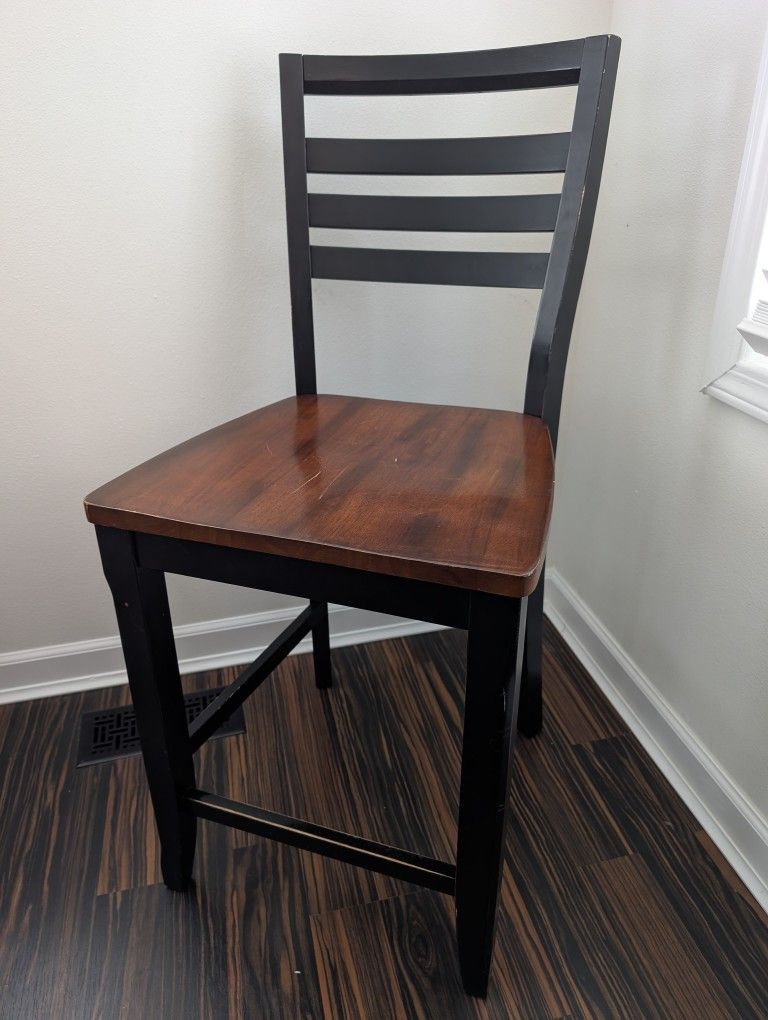 Sturdy Breakfast Bar / Dining Table Chairs