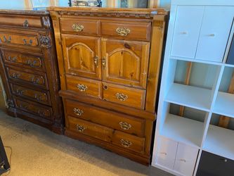 Country Style Dresser with Cabinet and Drawers