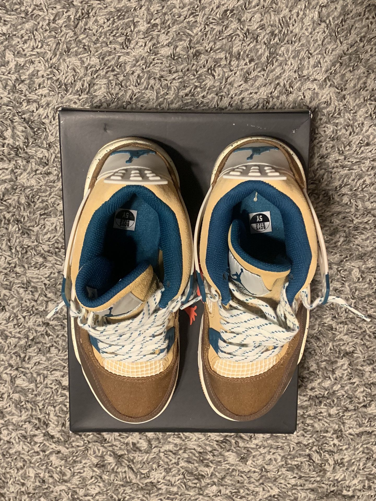 Retro 4 Jordan’s Size. 5y