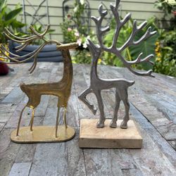 2 Metal Reindeers