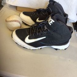 Nike Huarache Youth Baseball Cleats Size 4Y