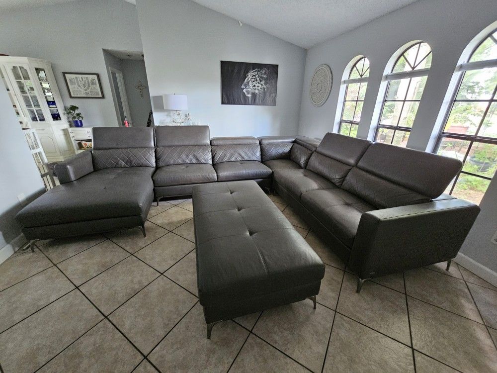 Rooms To Go Sectional With Storage Ottoman