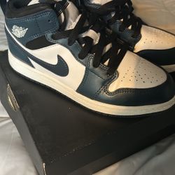 Air Jordan 1 Navy Size 2.5