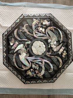 VINTAGE CHINESE BLACK LACQUER OCTAGONAL MOTHER OF PEARL INLAY COMPARTMENT BOX