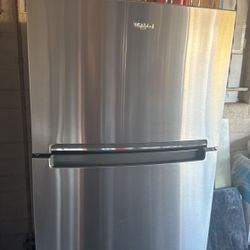 Whirlpool 28” Like New 
