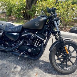 2022 Harley Davidson Sportster Iron 883