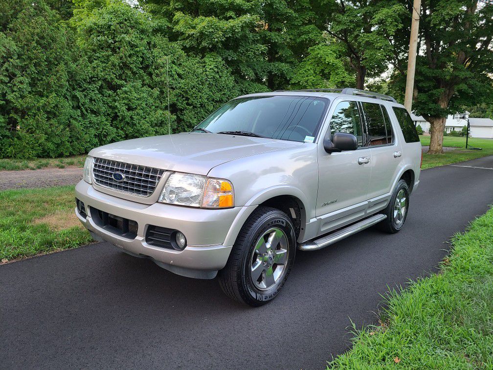 2005 Ford Explorer Limited V6 4X4 Leather 3 ROW SEATS!!