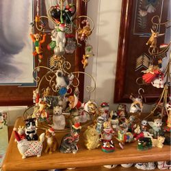 Vintage Christmas kitty ornaments. Priced two dollars to five dollars each of those shown. See description.