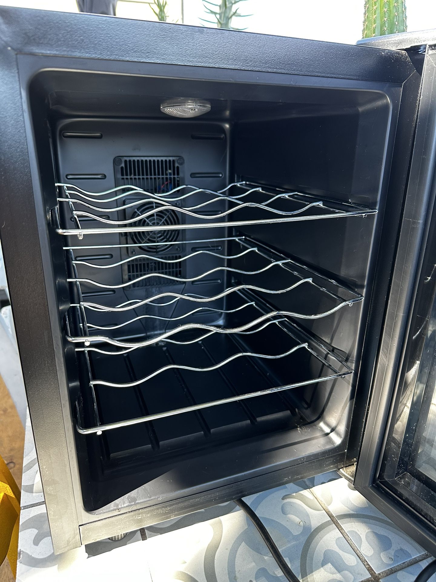 Magic Chef 12-Bottle Single-Zone Wine Cooler in Black