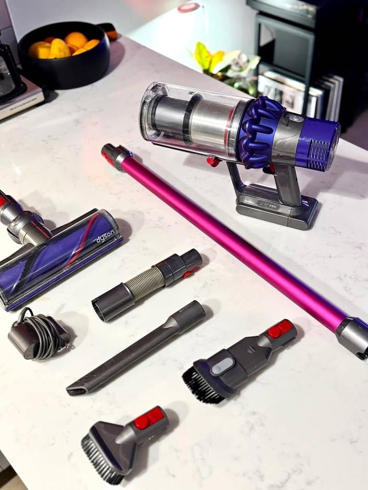 Dyson v10 Purple. Great condition!