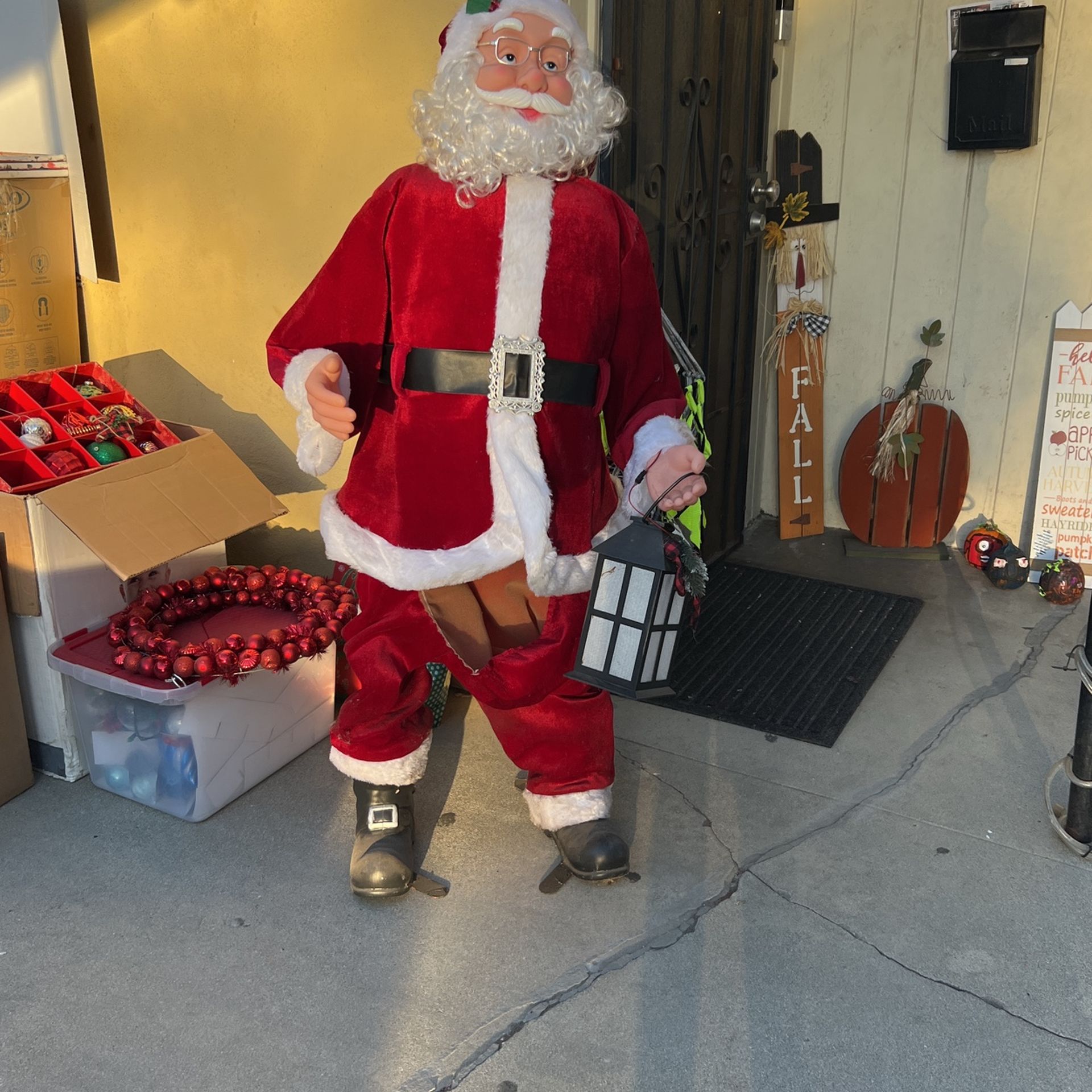 Santa Claus statue figure