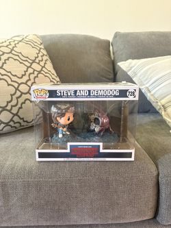 Stranger Things Steve and demodog Funko Pop 728