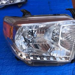 2017-2019 Toyota Tundra Headlight Led Right Side 