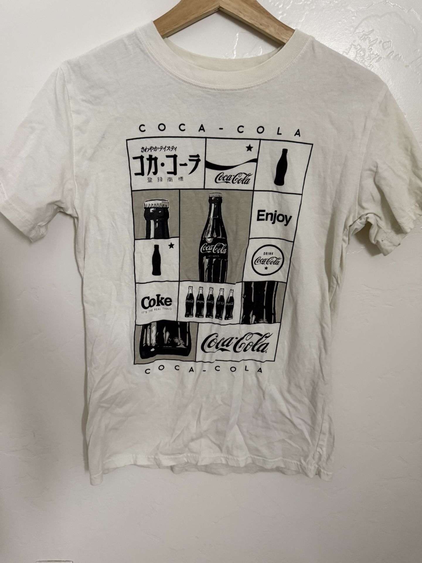 Vintage-Style Coca-Cola Graphic Tee (XS)
