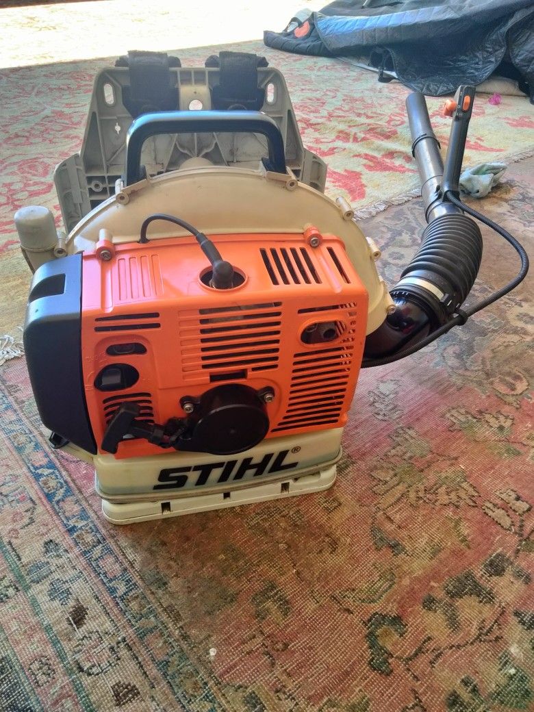 Stihl Backpack Blower No Prende Solo Estarea ASI La Vendo Solo Interesados