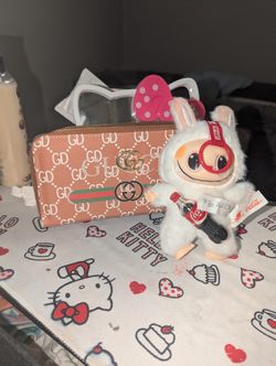 Wallet And Labubu Bundle. Your Labubu Will Come In A Box 