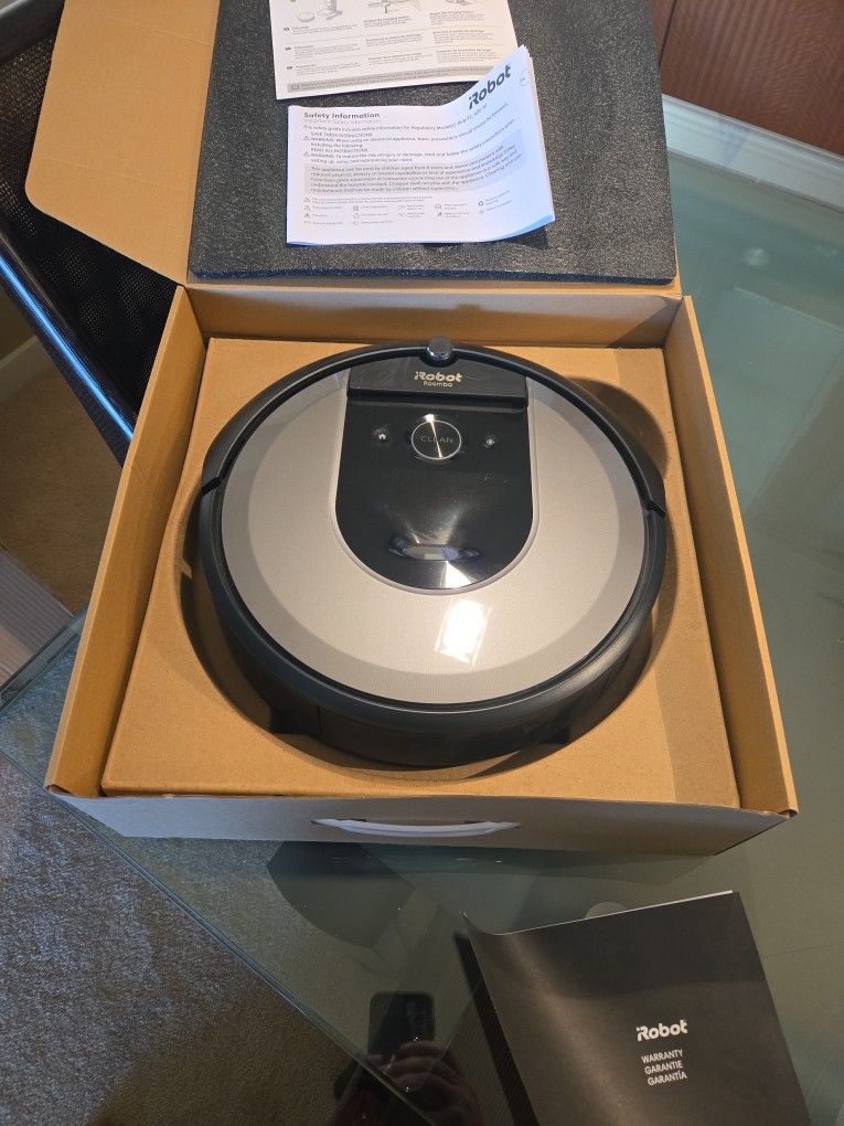 Vacuum Roomba i8