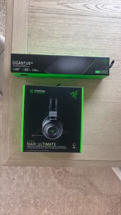 Gaming headset and mouse mat