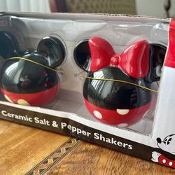 Disney Mickey Mouse & Friends Salt & Pepper Shakers Mickey Minnie