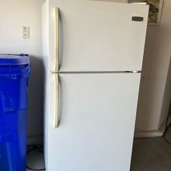 Frigidairie Refrigerator