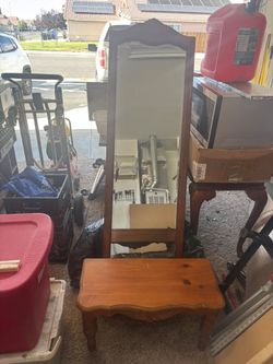 Mirror with bench
