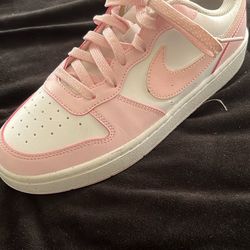 6.5 Women Pink & White Nikes