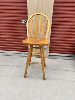 Swivel Oak Tall Chair