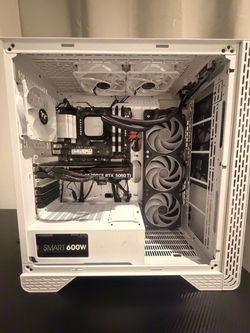 White Gaming PC – RTX 5060 Ti – Liquid Cooled – Excellent Condition
