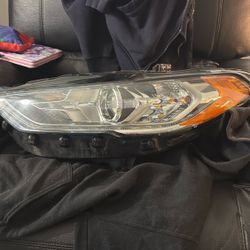 2017-2020 Ford Fusion Driver Side Halogen Headlight Assembly 