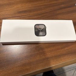 Apple Watch Series 10, (GPS + Cellular) 46mm Natural Titanium