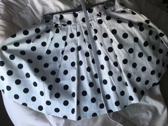 Polka dot pleated skirt w/ belt
