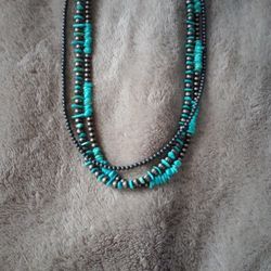 Turquoise Beaded Necklace 