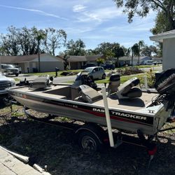 2005 bass tracker 165 pro series with boat cover.  Two brand new Battery’s and Tire