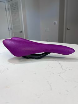 Vader Fuchsia Smooth Bicycle Seat