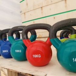 KETTLE BELLS SET 9 PIECES 