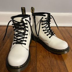 Beautiful Doc Martens Lace Up Boots Size 3