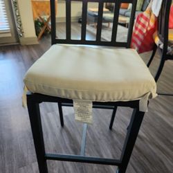 2 High Chairs /bar Stools 