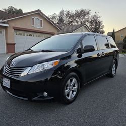2014 Toyota Sienna L