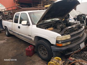 2001 Chevrolet Silverado 1500 For Parts
