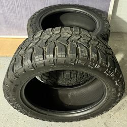 (3) 35x12.50.R22 MT Tires Llantas