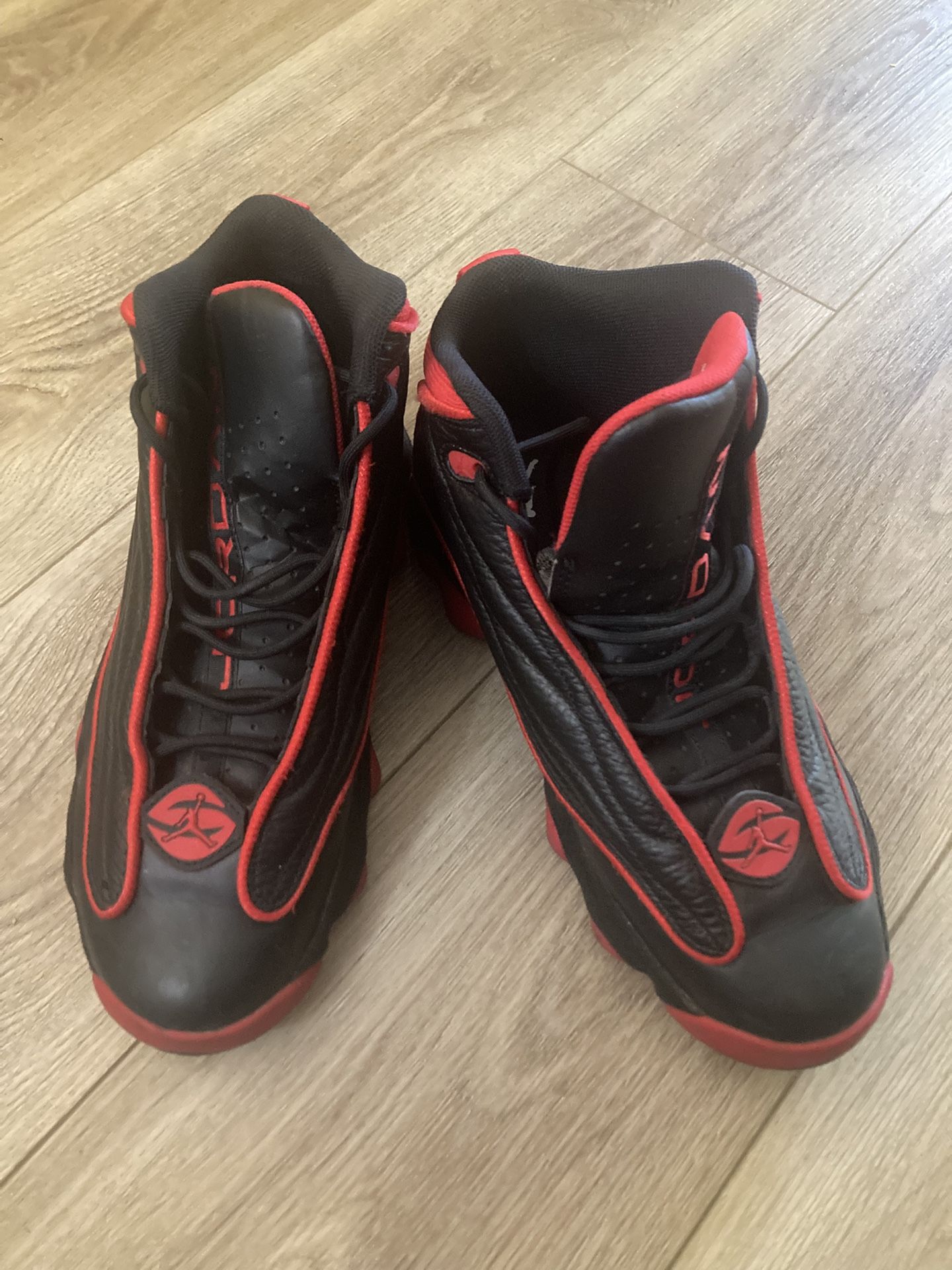 🔥 Jordan Pro Strong - Red & Black| Men’s Size 8.5🔥 Step up your sneaker game with this bold pair of Jordan Pro Strong kicks! Featuring a classic b